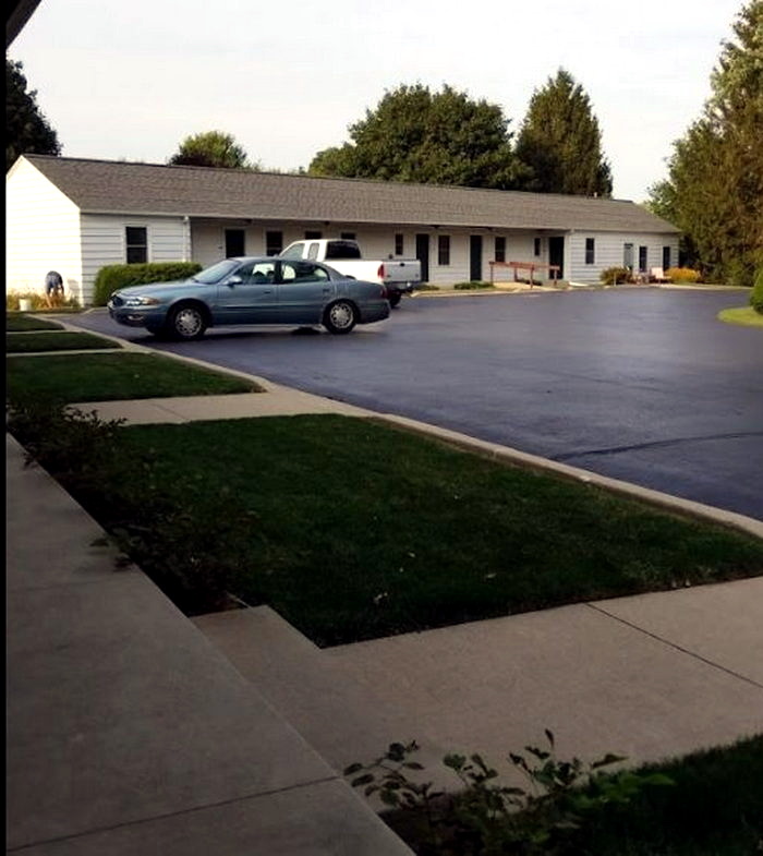 Motel Somerset - From Web Listing (newer photo)